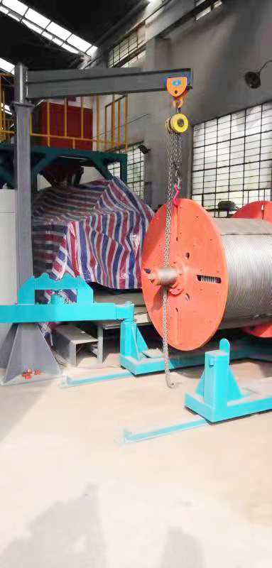 復(fù)卷機生產(chǎn)現(xiàn)場